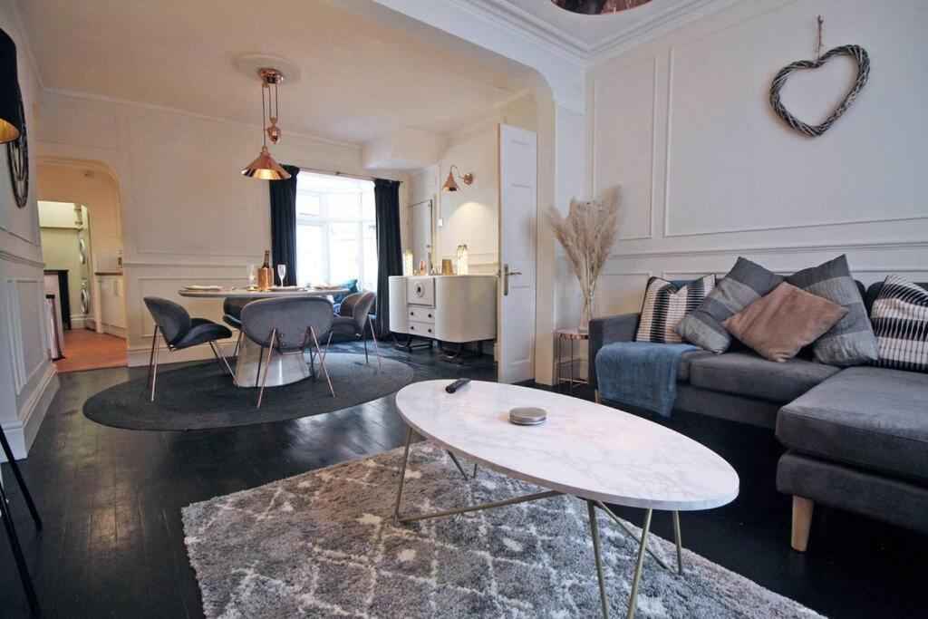 In The Heart Of Chester, Historical & Stylish Eksteriør billede